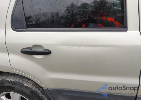 2004 Ford Escape Xlt из США, поврежденный, VIN 1FMYU93144KA78271